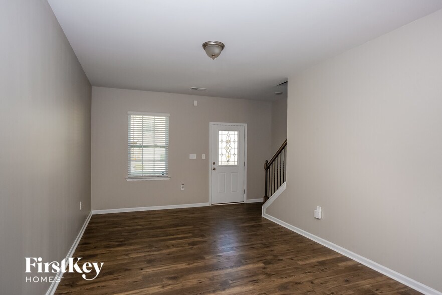 Building Photo - 1267 Kent Downs Ave SW