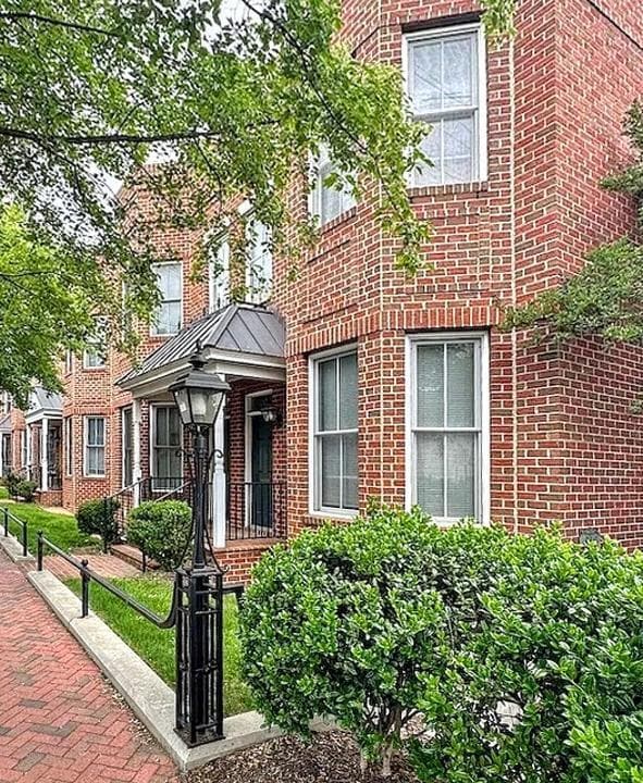 Primary Photo - 1420 W Cary St