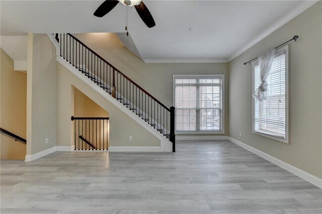 Building Photo - 2405 Tenor Ln