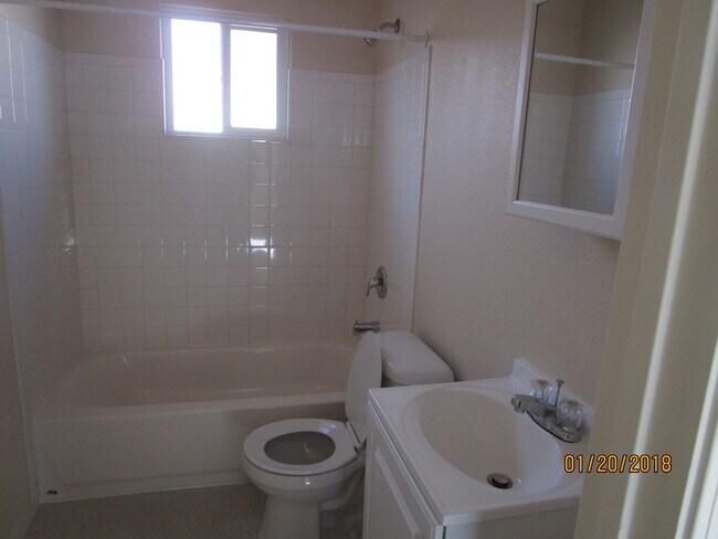 Building Photo - 1020 Madeira Dr SE