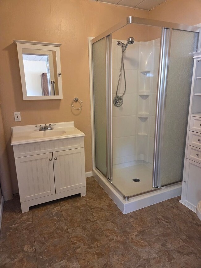 Building Photo - Spacious 1-Bedroom Apartment in Soulsbyvil...