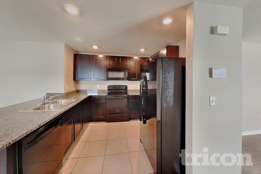 Building Photo - 7846 Broad Pointe Dr