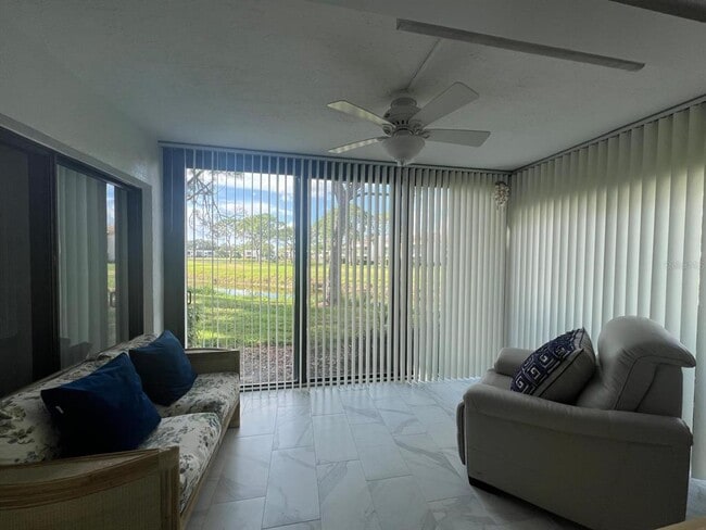 Building Photo - 5279 Willow Links