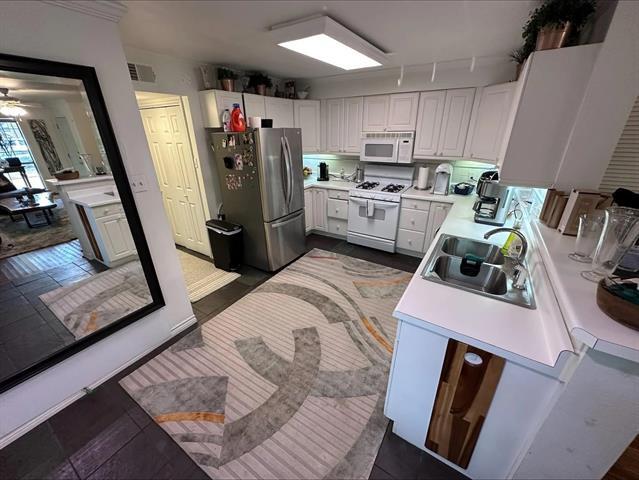 Building Photo - 4222 Newton Ave