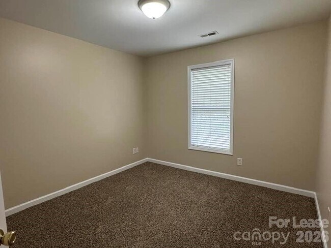 Building Photo - 21404 Aftonshire Dr