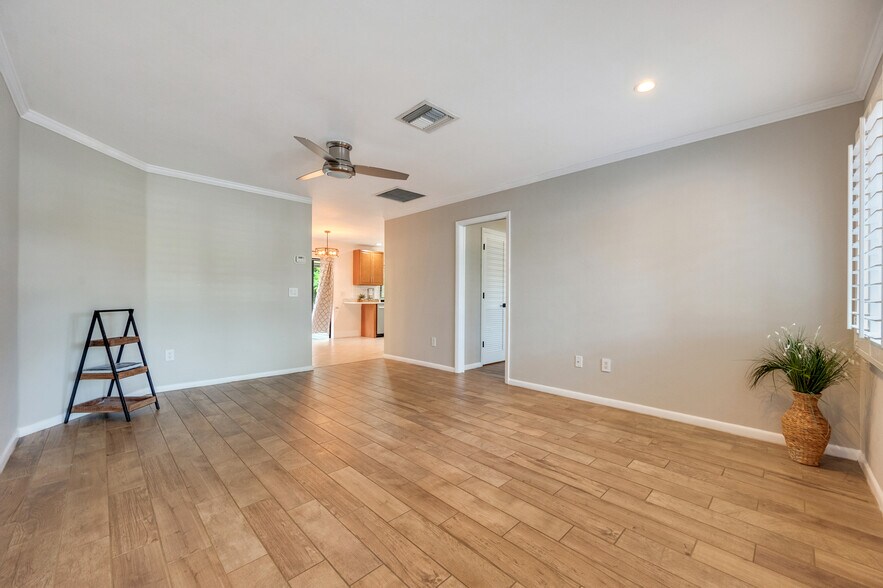 Building Photo - 1759 Azalea Ln