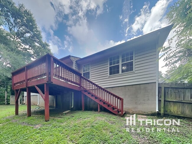 Building Photo - 8800 Willow Crest Dr