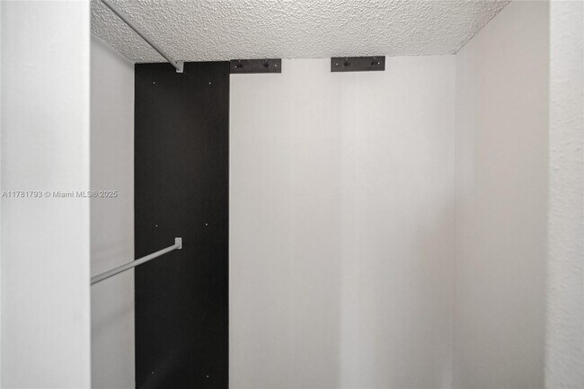 Building Photo - 7640 Westwood Dr