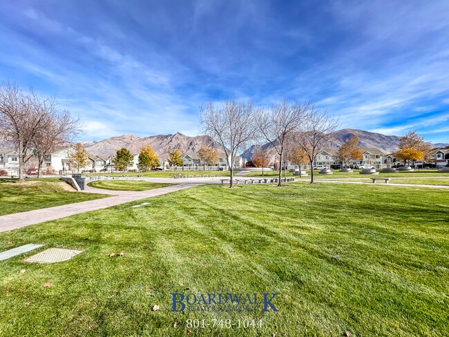 Building Photo - Spectacular 3 bed 2.5 bath in Highland