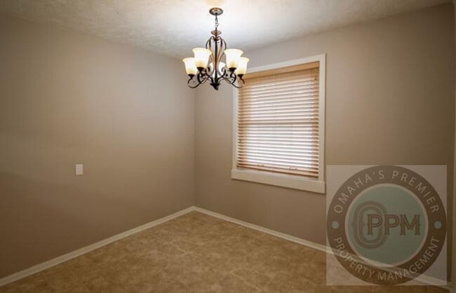 Building Photo - 3 Bedroom / 1.5 Bath Townhome in Gretna!!