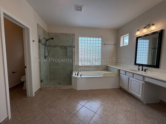 Building Photo - 1234 W Remington Dr