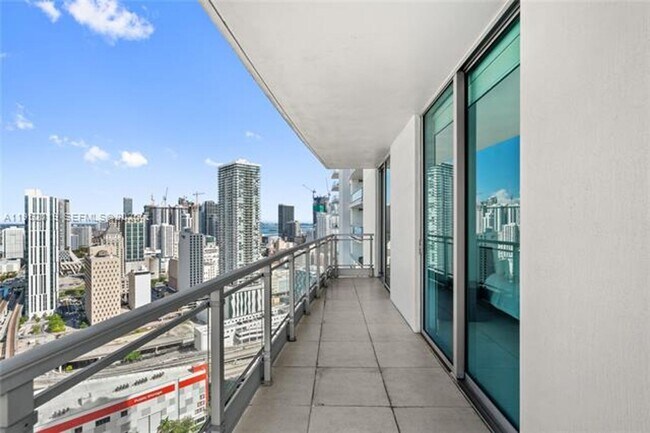 Building Photo - 90 SW 3rd St