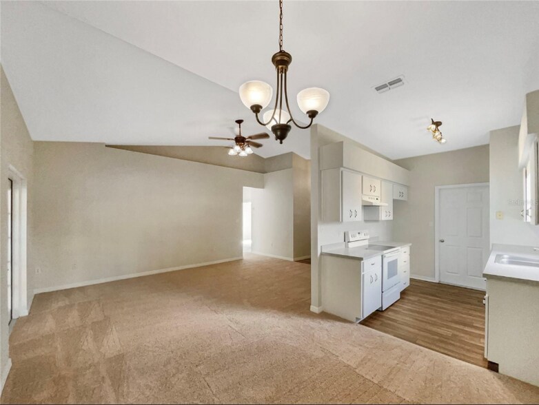 Building Photo - 920 Forrest Dr