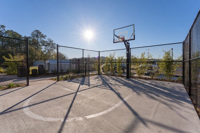 Building Photo - 4702 Sleepy Hollow Dr