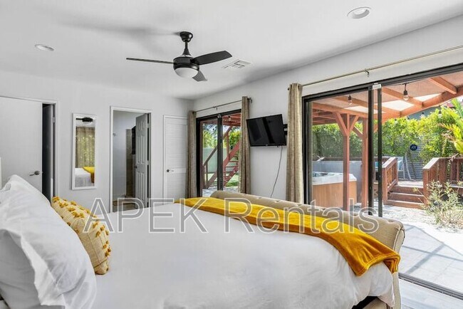 Building Photo - 2184 E Powell Rd