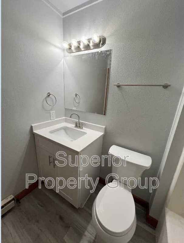 Building Photo - 2 S Wickham Ct