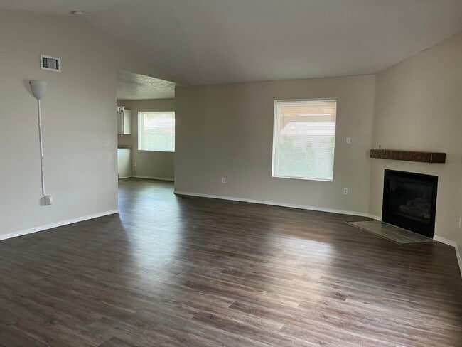 Building Photo - 5401 Summer Ridge Rd NW