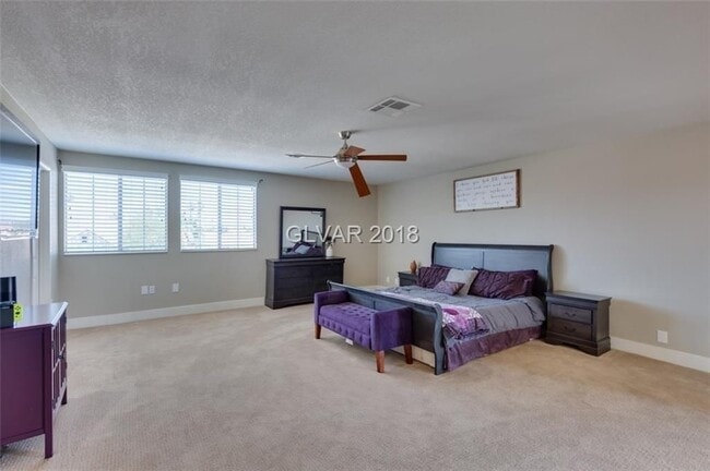 Building Photo - 6BD/5BA!! POOL/SPA!!