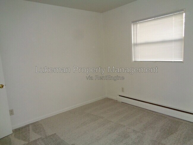 Building Photo - 1536 Henson Ave
