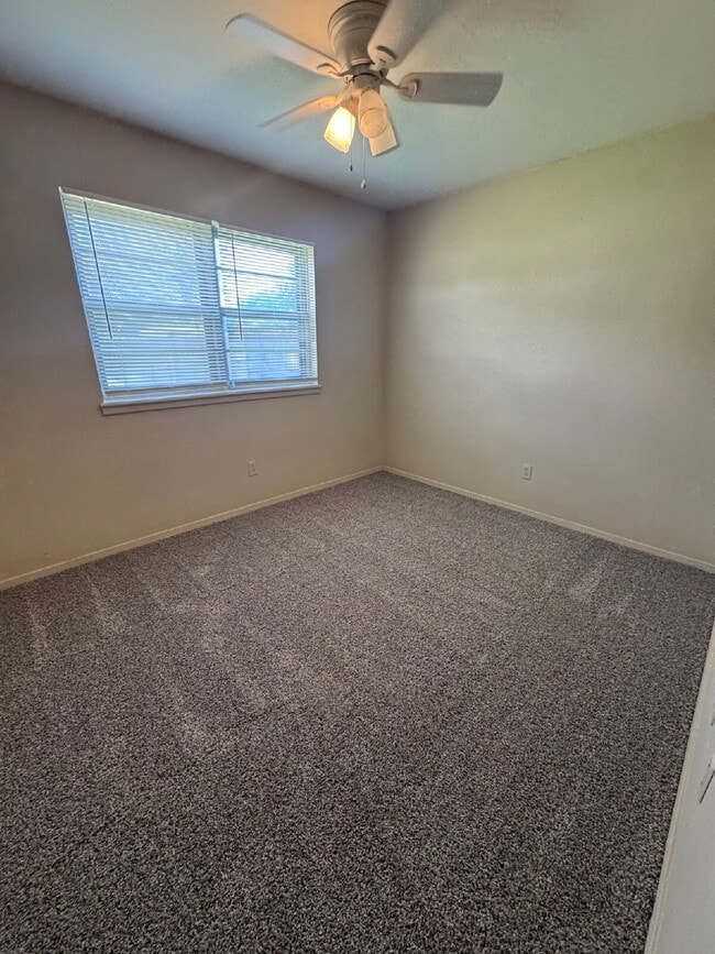 Building Photo - Charming 3-Bed Home with 1.5 Baths in Lubb...