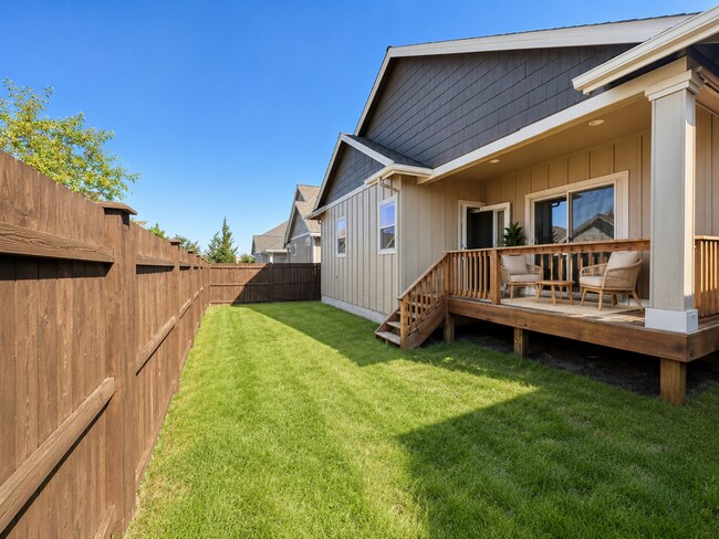 Building Photo - 3 Bed / 2 Bath near Pine Nursery Park — Grass Park Next Door, Private Community Pool