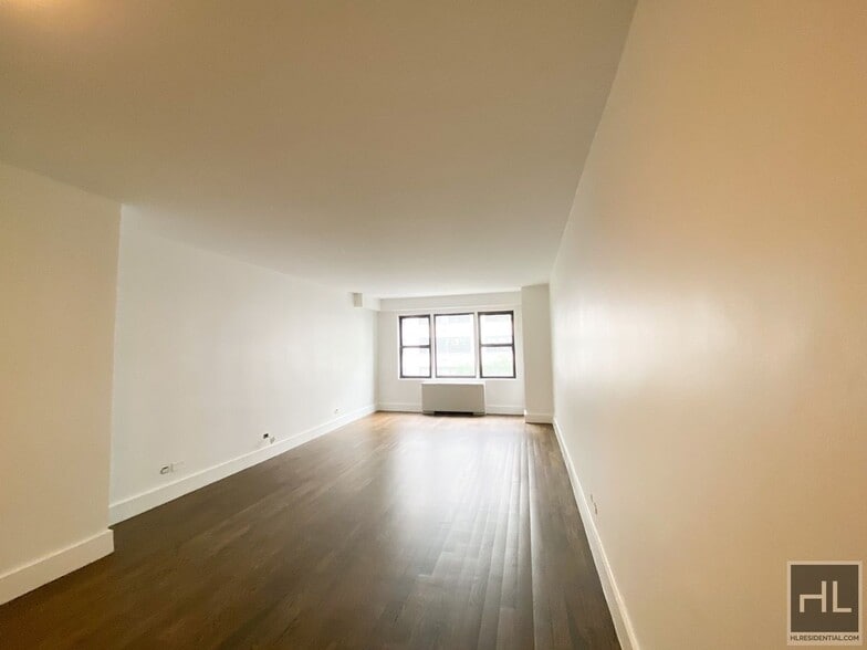 Primary Photo - EAST 63 STREET