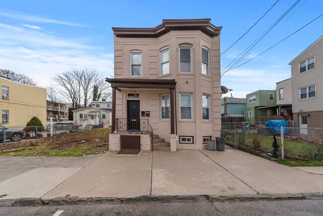 Building Photo - 4308 Grand Ave