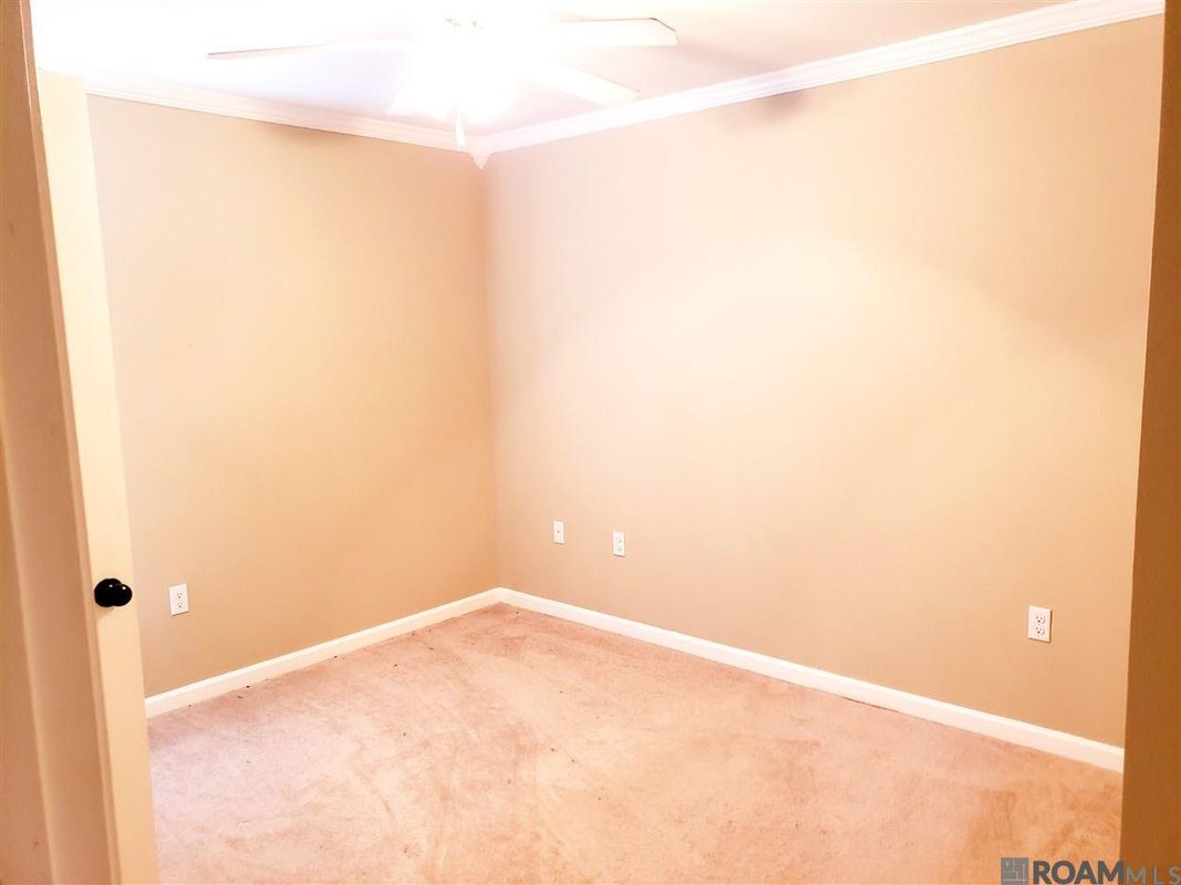 Building Photo - 14364 Summerset Dr