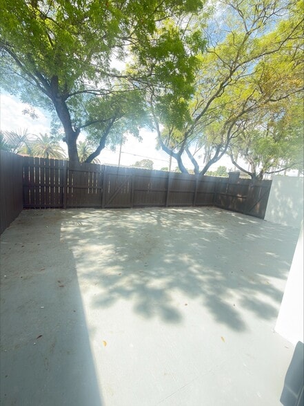 Building Photo - 2560 SW 122nd Ct