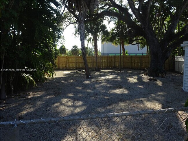 Building Photo - 1538 NE 131st Ln