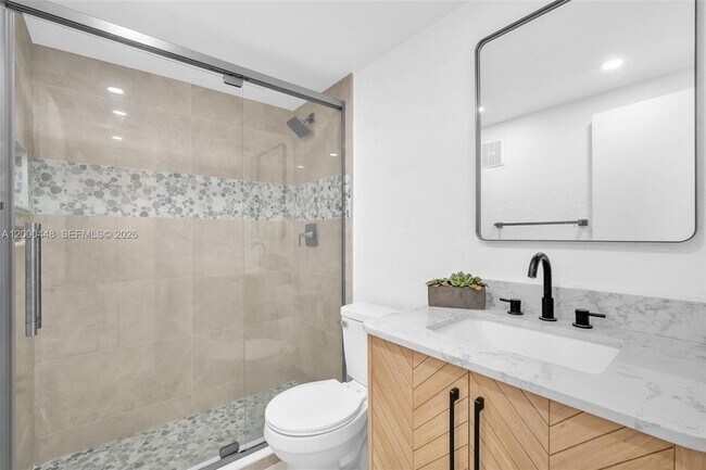 Building Photo - 770 SE 2nd Ave