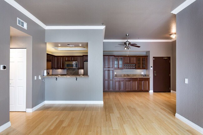 Building Photo - Heart of Bankers Hill at La Parc Chateau!