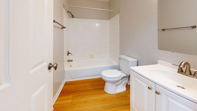 Building Photo - Elyria - fully updated two bedroom townhouse for rent!