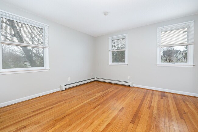 Building Photo - 29 Medford St