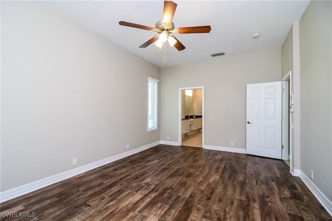 Building Photo - 870 Ohio Ct