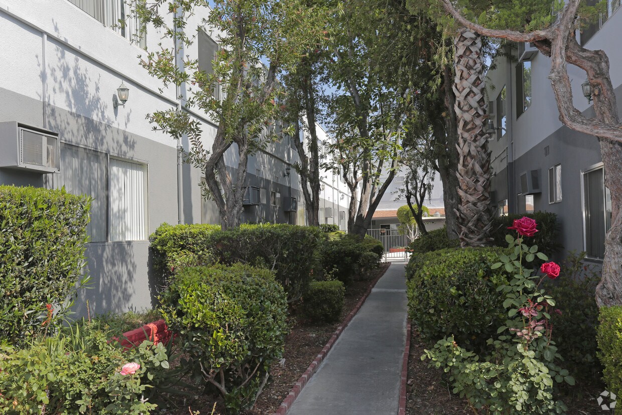Studio Village Apartments North Hollywood