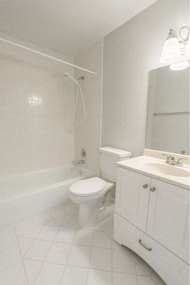 Building Photo - 3344 Prince Edward Ct