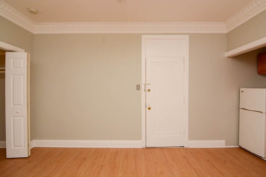 Building Photo - 3836 N Fremont St