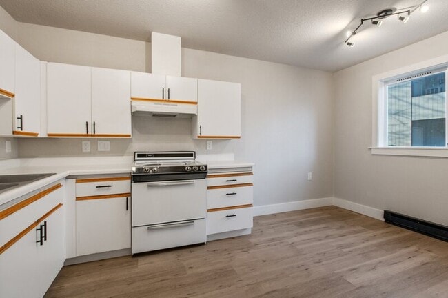 Building Photo - 10820 E 3rd Ave