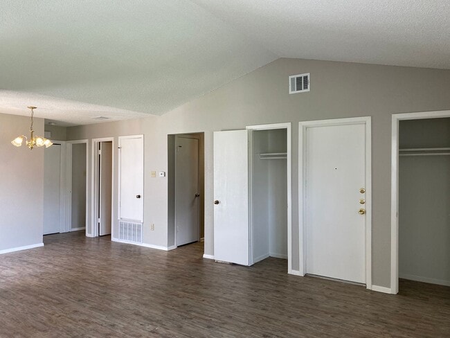 Building Photo - 510 Willowbend Cove