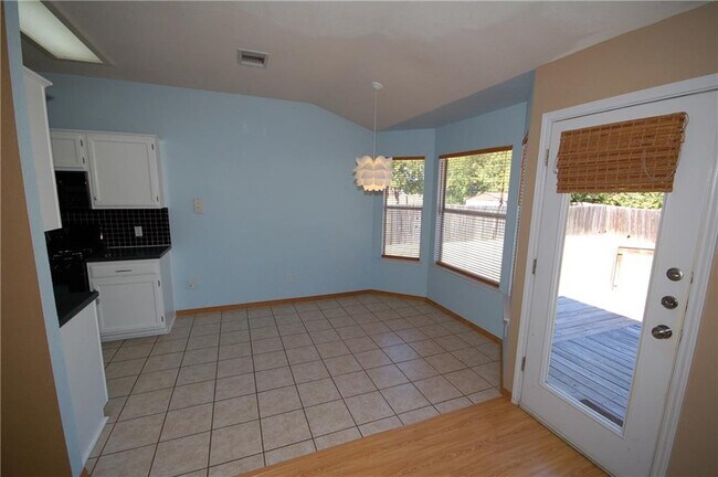 Building Photo - 1202 Pathfinder Way
