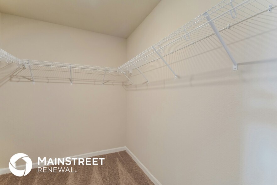 Building Photo - 244 Indian Summer St