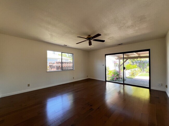 Building Photo - Charming 2 Bedroom, 2 Bathroom Home in Napa