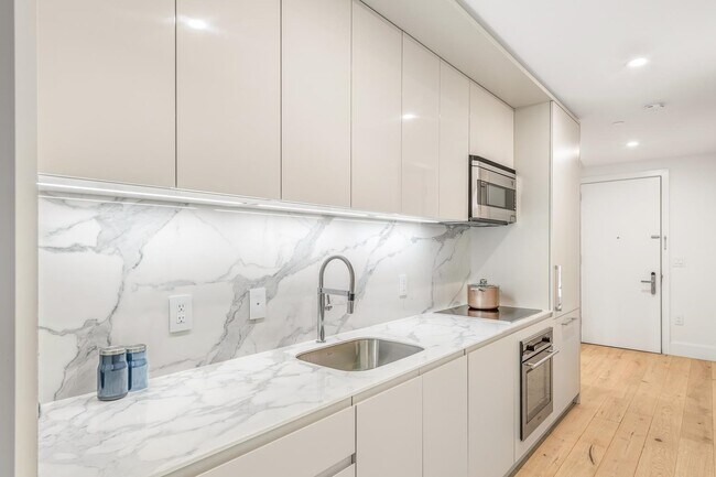 Building Photo - 175 2nd St