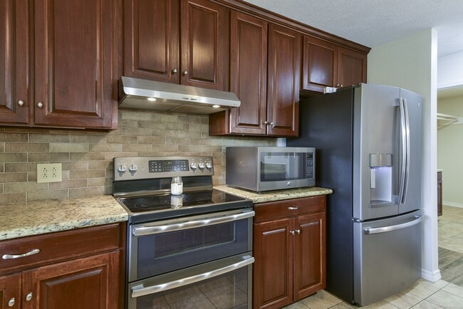 Building Photo - 1791 Fruit Farm Rd