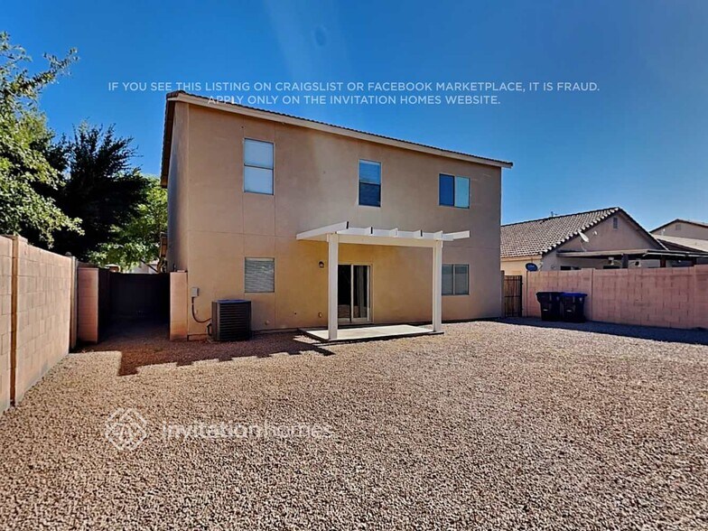 Building Photo - 2101 E Caspian Way