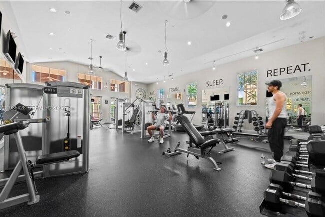 Building Photo - 833 Millbrae Ct