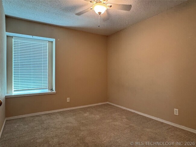 Building Photo - 7540 S Trenton Pl