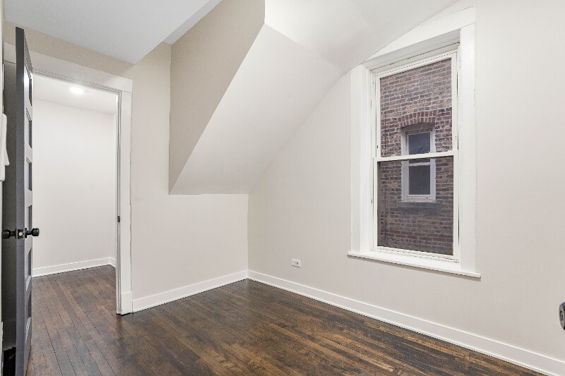 Building Photo - 1704 N Springfield Ave