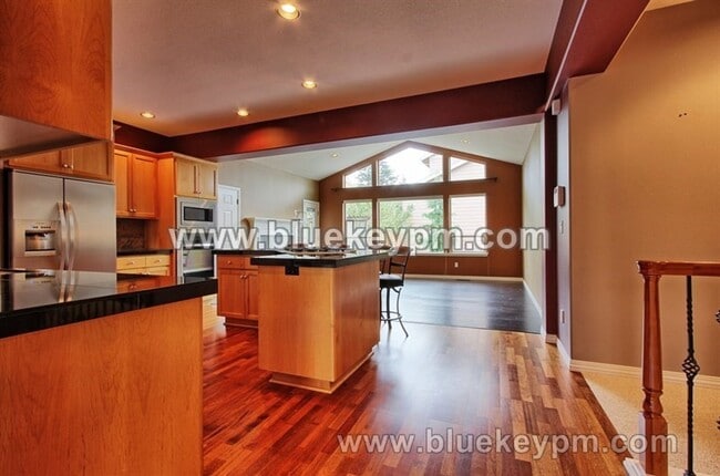 Building Photo - 4 Bed, 3 Bath Home in Happy Valley with Pr...